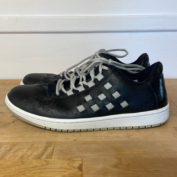 Nike Air Jordan Illusion low leather sneakers men’s size 9.5 - Picture 1 of 15